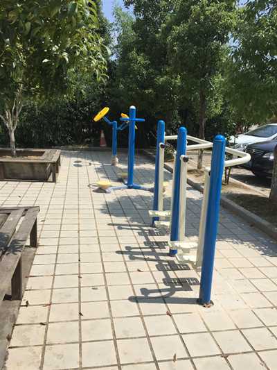山東安裝戶外健身路徑器材現(xiàn)場(chǎng)